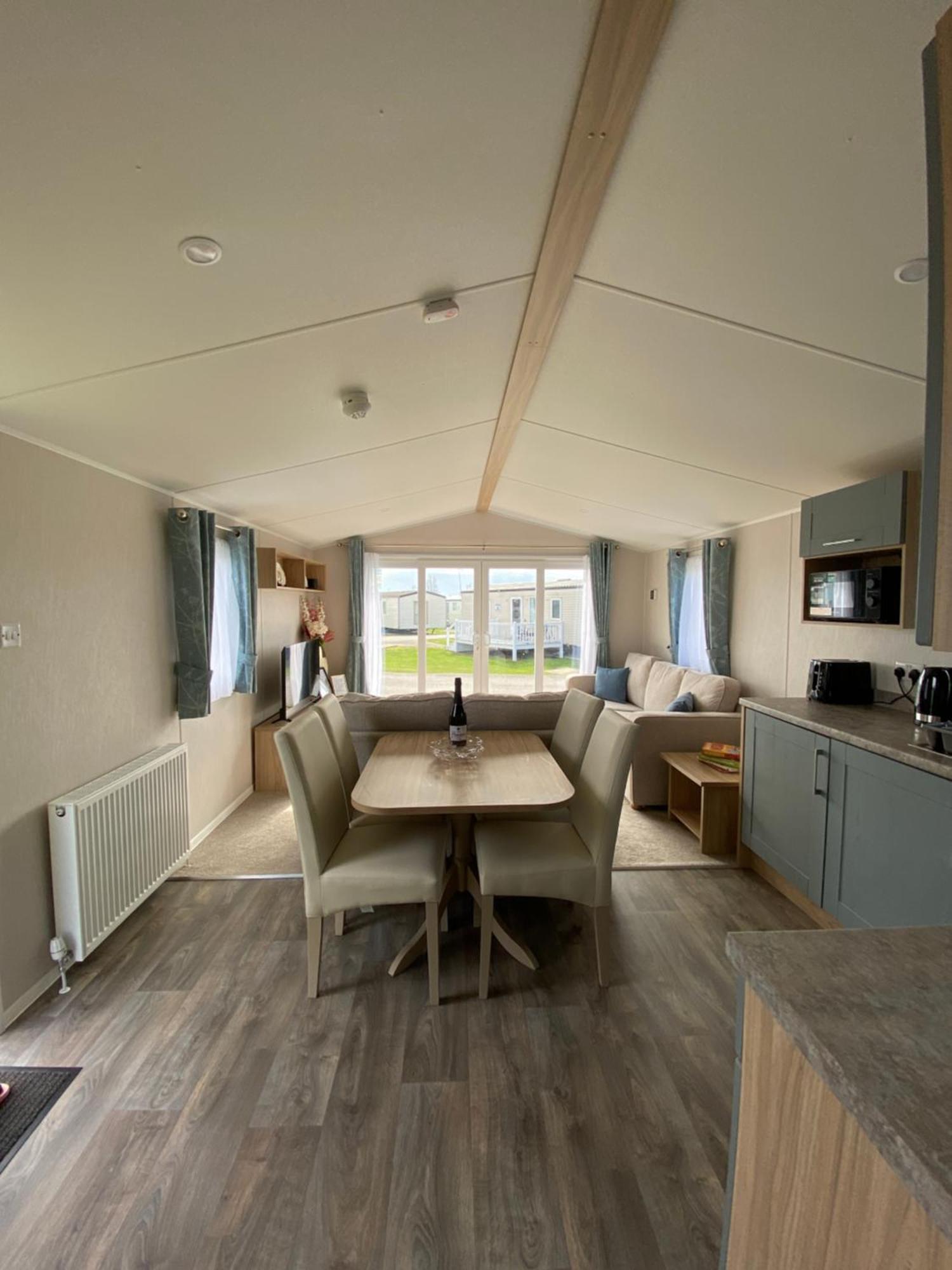 Verbzen Holiday Caravan At St Osyth Beach, Clacton-On-Sea By Verb Holidays Saint Osyth Экстерьер фото