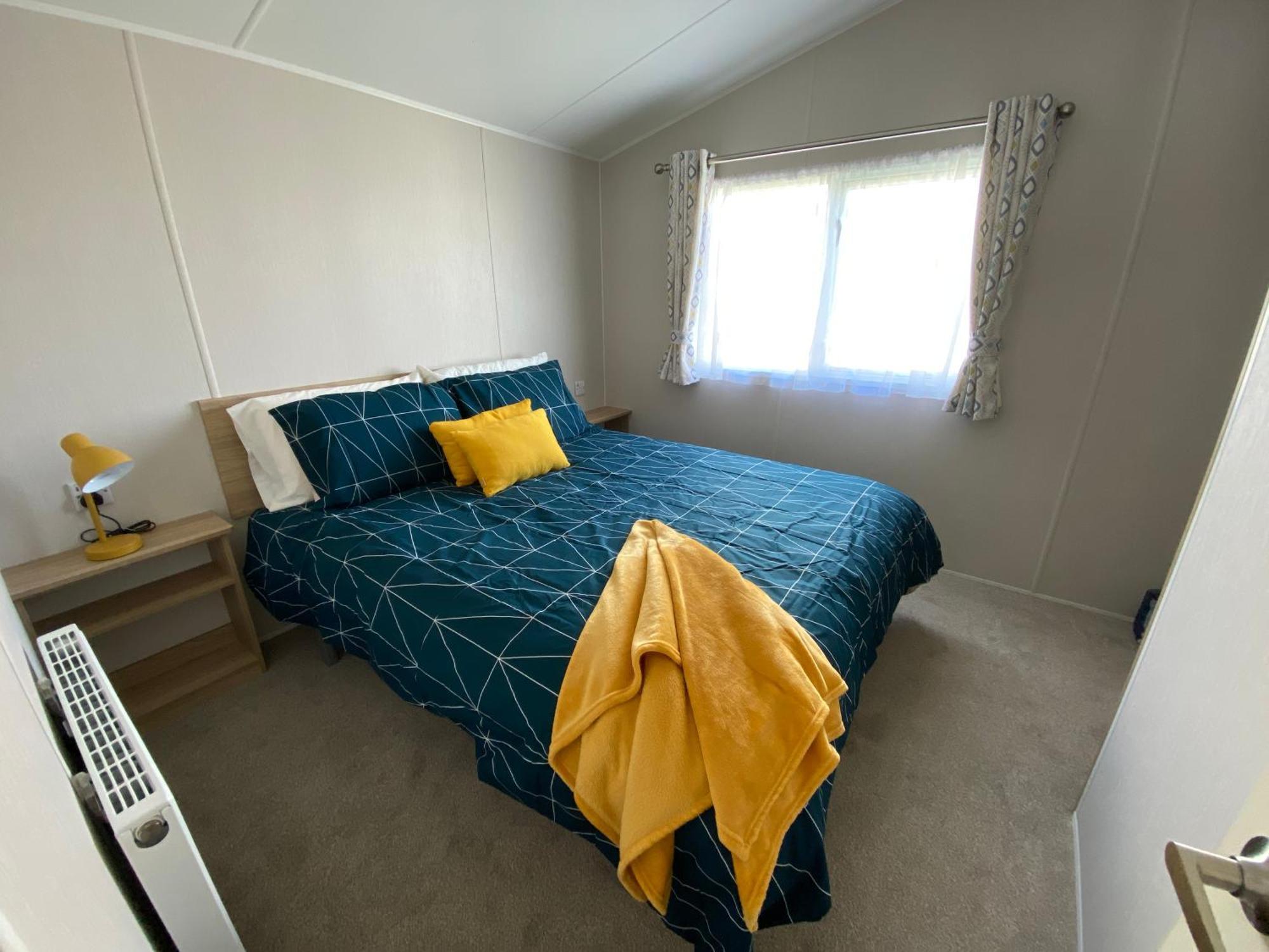 Verbzen Holiday Caravan At St Osyth Beach, Clacton-On-Sea By Verb Holidays Saint Osyth Экстерьер фото